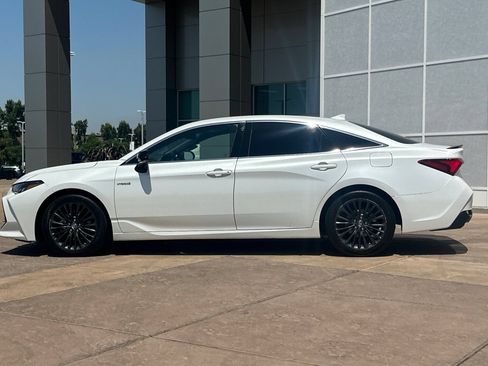 Used 2019 Toyota Avalon XSE w/ All Weather Liner Package FWD image 7