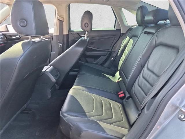 Used 2019 Volkswagen Jetta SEL Premium FWD image 12