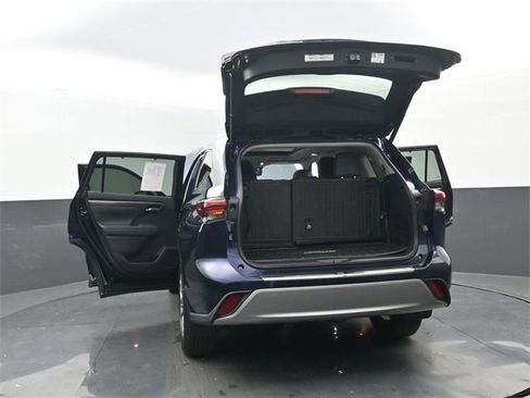 Used 2023 Toyota Highlander Platinum image 39