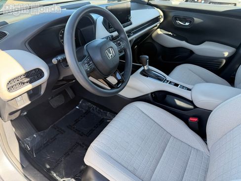 Certified 2025 Honda HR-V LX image 13
