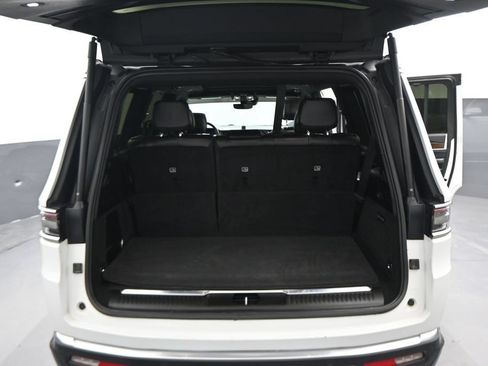 Used 2022 Jeep Grand Wagoneer Series I AWD/4WD image 6