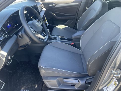 Certified 2025 Volkswagen Jetta Sport image 17