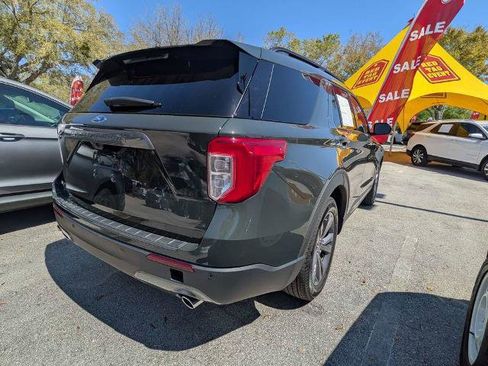 Certified 2024 Ford Explorer XLT w/ Equipment Group 202A image 3