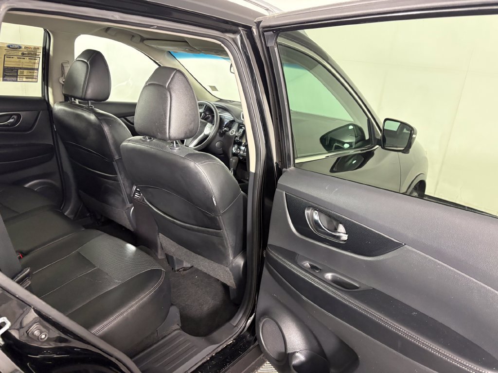 Used 2016 Nissan Rogue SL AWD/4WD image 31