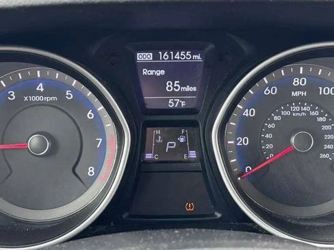 Used 2017 Hyundai Elantra GT FWD image 17