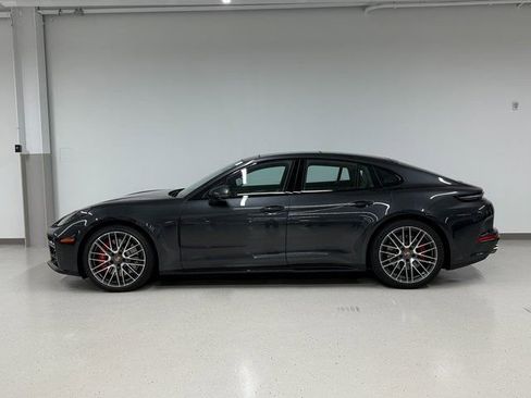 New 2026 Porsche Panamera GTS image 2
