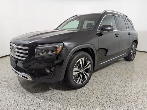 Used 2025 Mercedes-Benz GLB 250 image 3