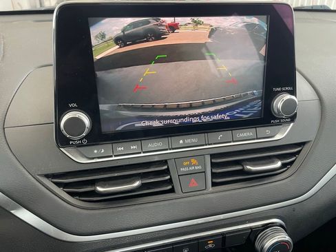 Certified 2022 Nissan Altima 2.5 SV FWD image 8