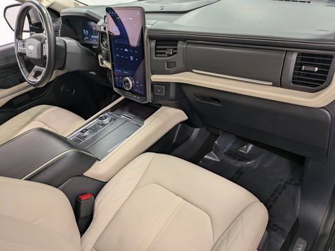 Used 2022 Ford Expedition Max Platinum image 29