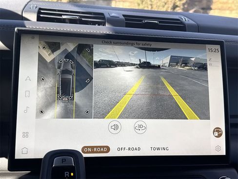 New 2026 Land Rover Defender 130 X-Dynamic SE image 25