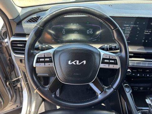 Used 2024 Kia Telluride S w/ S Sunroof Package FWD image 26