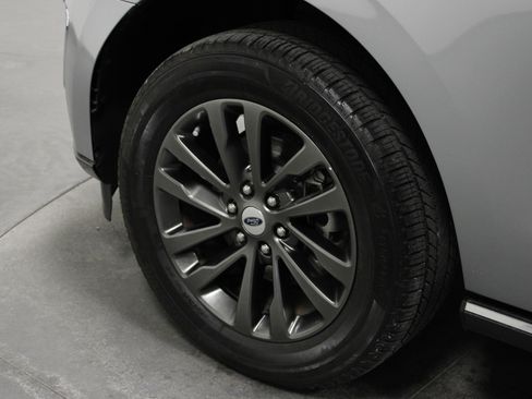 Used 2021 Ford Expedition Max Limited image 10