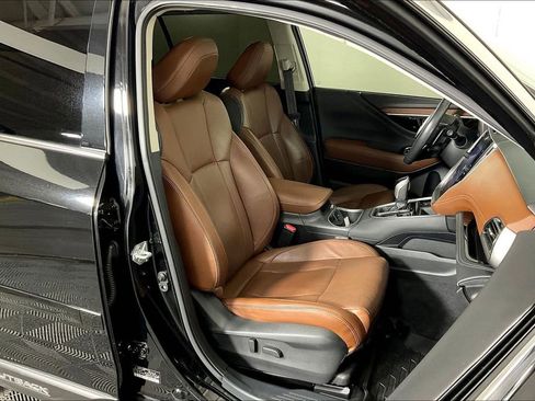 Used 2022 Subaru Outback Touring image 10
