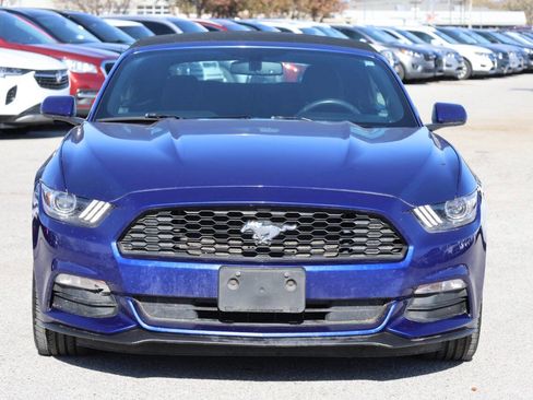Used 2015 Ford Mustang Convertible image 5