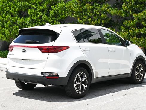Used 2020 Kia Sportage LX FWD image 2
