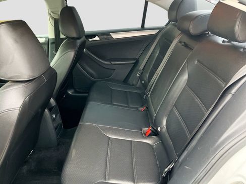 Used 2017 Volkswagen Jetta SE FWD image 23