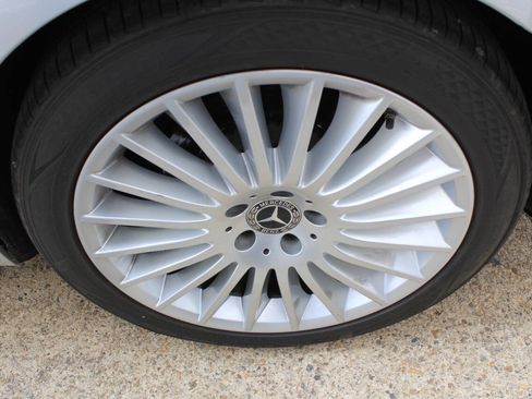 Used 2020 Mercedes-Benz S 560 4MATIC Sedan image 5