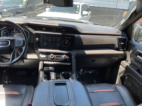 Used 2022 GMC Sierra 1500 AT4 w/ AT4 Premium Package AWD/4WD image 17