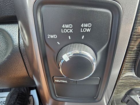 Used 2015 RAM 2500 Limited AWD/4WD image 40