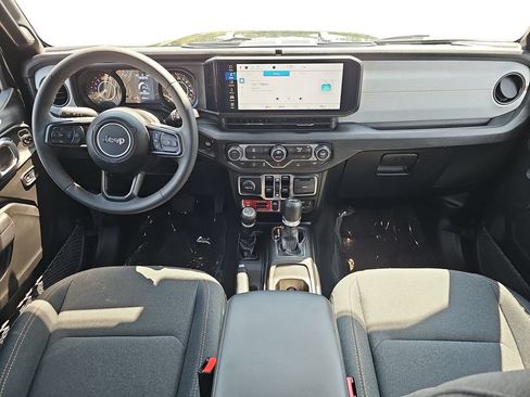 Used 2025 Jeep Wrangler Unlimited Sport AWD/4WD image 12