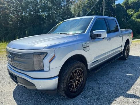 Used 2022 Ford F150 Lightning Lariat AWD/4WD image 3