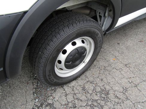 Used 2025 Ford Transit 250 148 Medium Roof RWD image 27