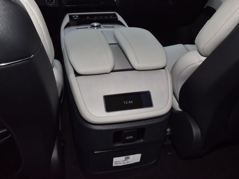 New 2026 Lincoln Navigator Reserve AWD/4WD image 19