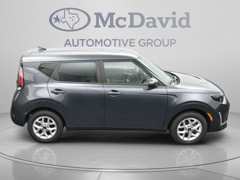 Used 2025 Kia Soul LX w/ LX Technology Package FWD image 39