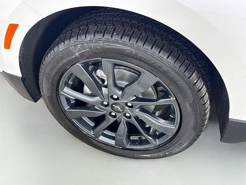 Used 2023 Chevrolet Equinox RS image 31