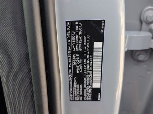 Certified 2025 Volvo XC90 T8 Core w/ Protection Package image 19