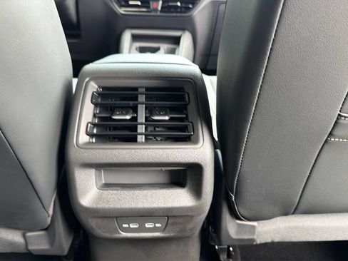 New 2026 Volkswagen Tiguan SE R-Line FWD image 27