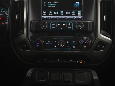 Used 2018 Chevrolet Silverado 1500 LT w/ All Star Edition AWD/4WD image 16