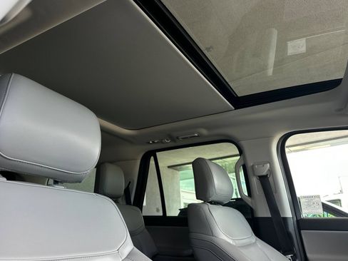 Certified 2025 Ford Expedition Active AWD/4WD image 17