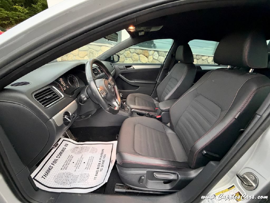 Used 2014 Volkswagen Jetta GLI FWD image 21