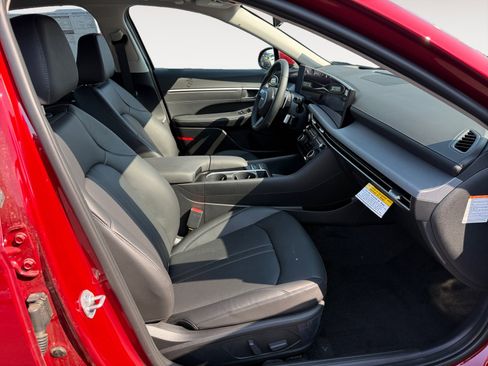 New 2025 Hyundai Sonata Limited image 19