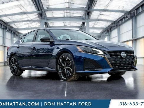 Used 2023 Nissan Altima 2.5 SR image 32