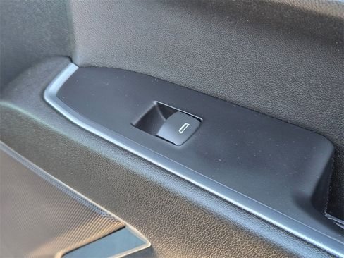 Used 2023 Chevrolet Silverado 1500 LT w/ Z71 Off-Road Package image 29