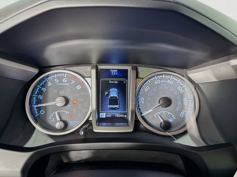 Used 2021 Toyota Tacoma SR5 w/ Blackout Package (TMS) image 18