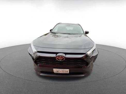 Used 2025 Toyota RAV4 XLE image 3