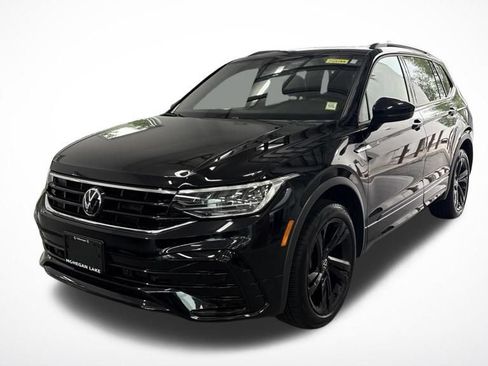 Used 2024 Volkswagen Tiguan SE R-Line AWD/4WD image 3