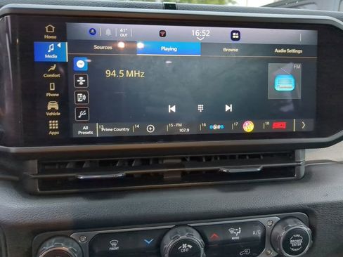 Used 2024 Jeep Wrangler Sport S image 13