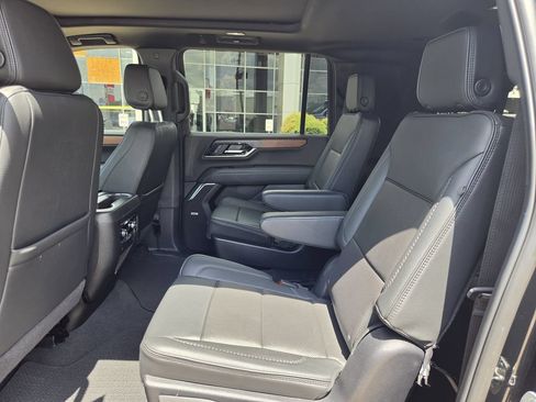 Used 2025 GMC Yukon XL Denali w/ Sun & Power Step Package AWD/4WD image 29
