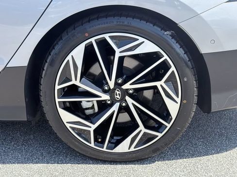 Certified 2024 Hyundai Ioniq 6 Limited AWD/4WD image 23