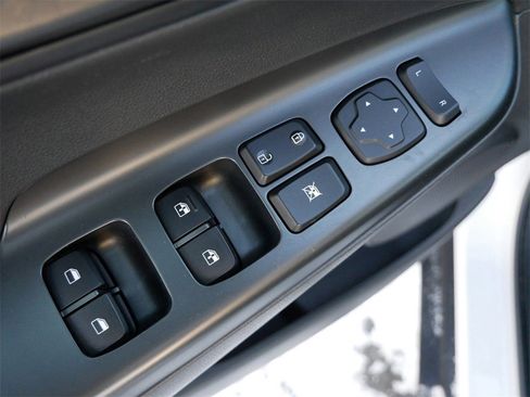 Used 2023 Hyundai Kona SEL image 13