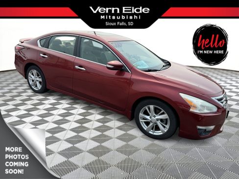 Used 2014 Nissan Altima 2.5 SL w/ Moonroof Package FWD image 1