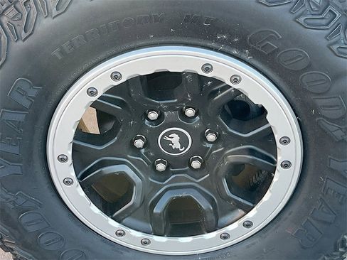 Used 2023 Ford Bronco Badlands image 28