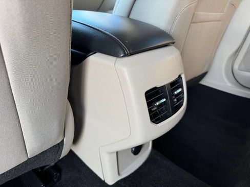 Used 2018 Ford Fusion SE w/ Fusion SE Technology Package FWD image 31