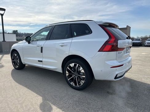 New 2026 Volvo XC60 B5 Plus w/ Climate Package image 5