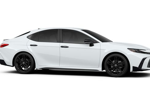 New 2026 Toyota Camry Hybrid FWD image 32