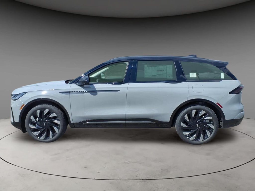 New 2026 Lincoln Nautilus Reserve w/ Jet Appearance Package AWD/4WD image 2